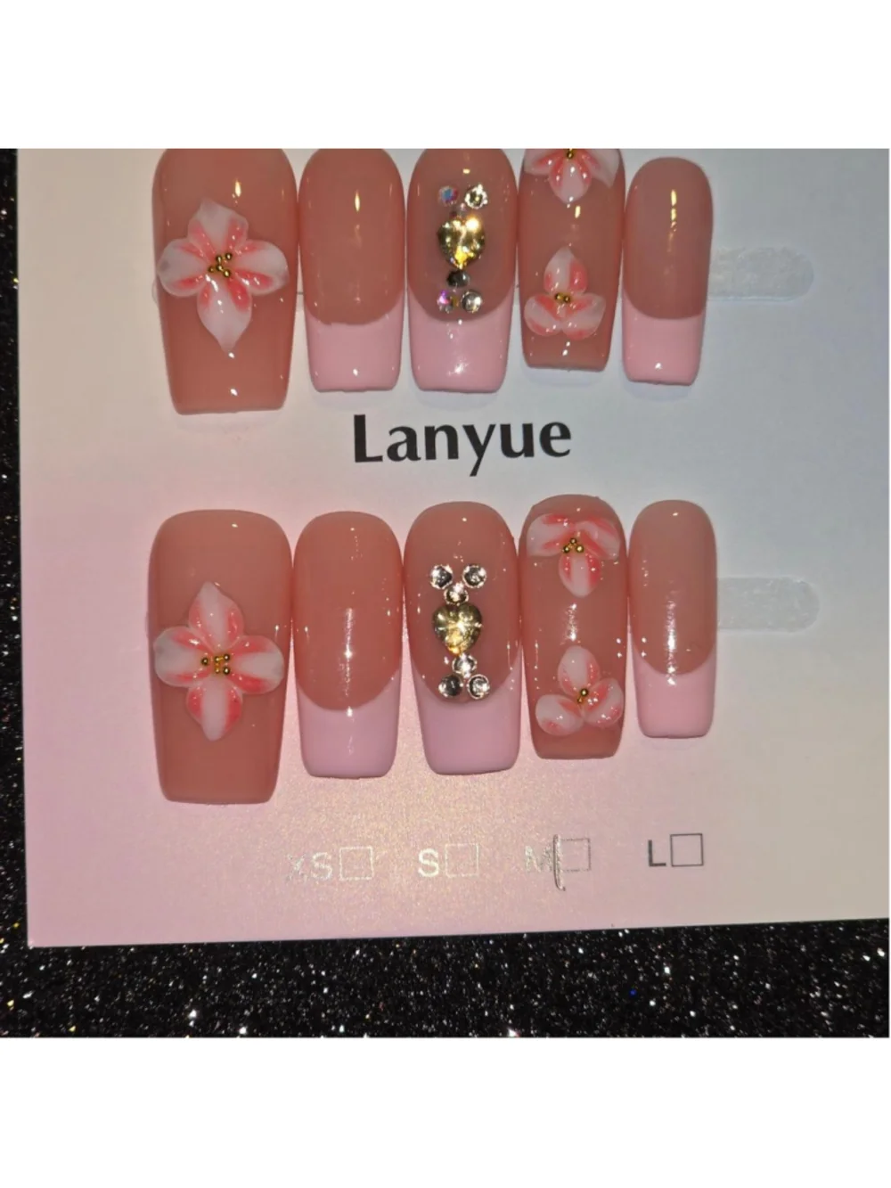 Pink floral press on nails with rhinestones #floral #rhinestones SIZE MEDIUM